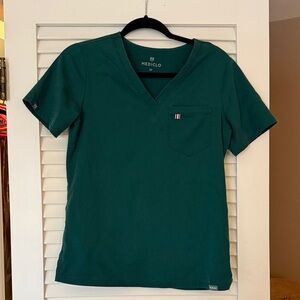 Mediclo Women’s Scrub Top in Hunter Green Size XS